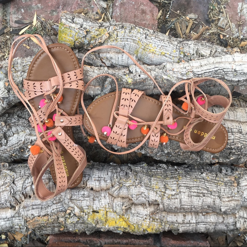 Madden Girl Boho Gladiator Tassel Sandals Size 9.
